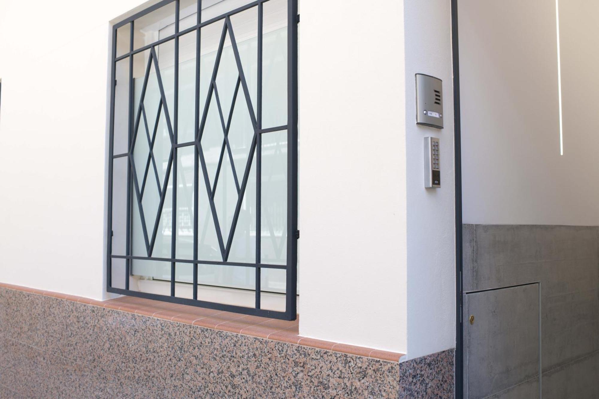 Boutique Plaza Catalonia Suites Cornella Cornellà de Llobregat Zewnętrze zdjęcie