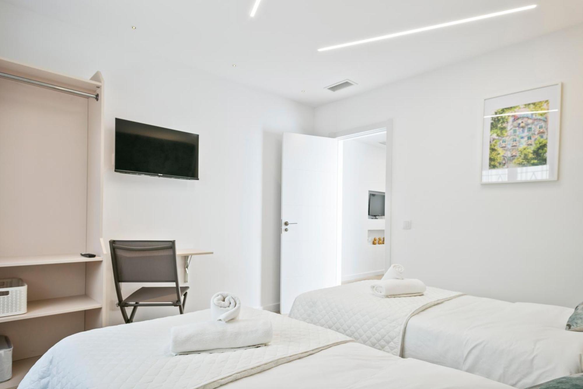 Boutique Plaza Catalonia Suites Cornella Cornellà de Llobregat Zewnętrze zdjęcie