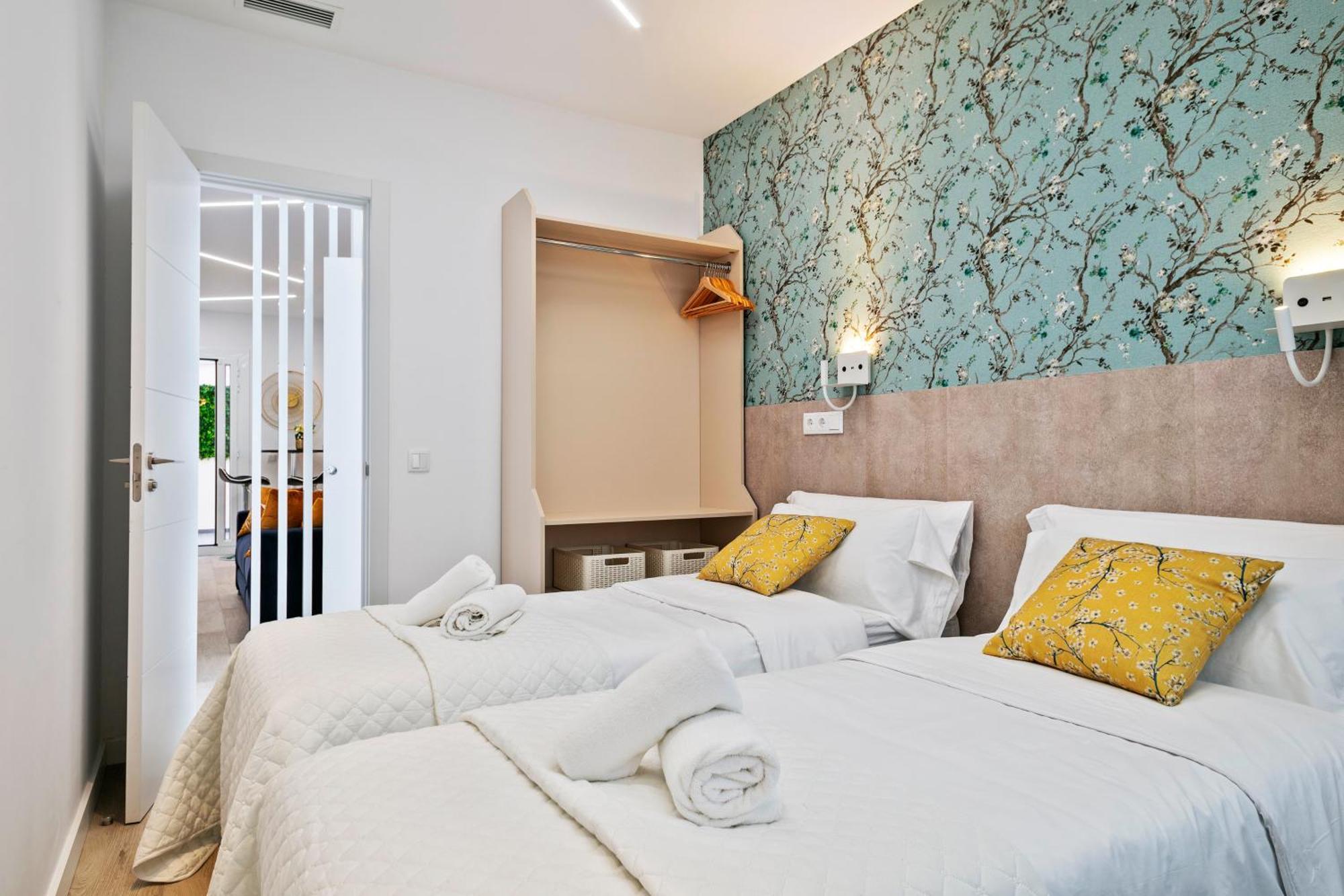Boutique Plaza Catalonia Suites Cornella Cornellà de Llobregat Zewnętrze zdjęcie