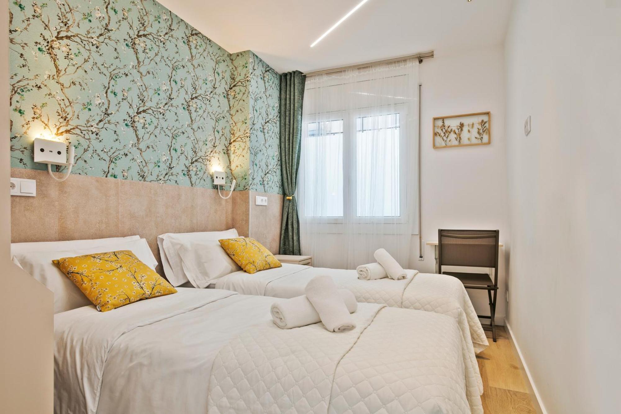 Boutique Plaza Catalonia Suites Cornella Cornellà de Llobregat Zewnętrze zdjęcie