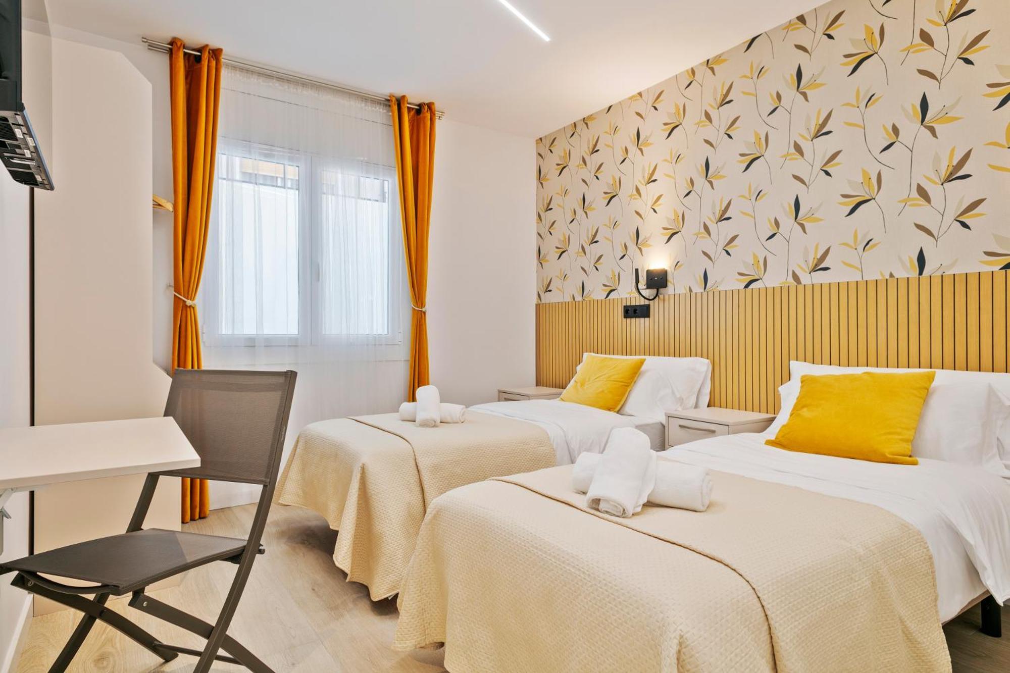Boutique Plaza Catalonia Suites Cornella Cornellà de Llobregat Zewnętrze zdjęcie